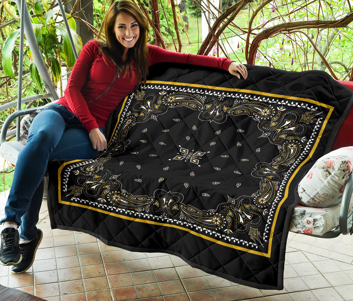 Quilt 5 Black Gold Bandana Quilt