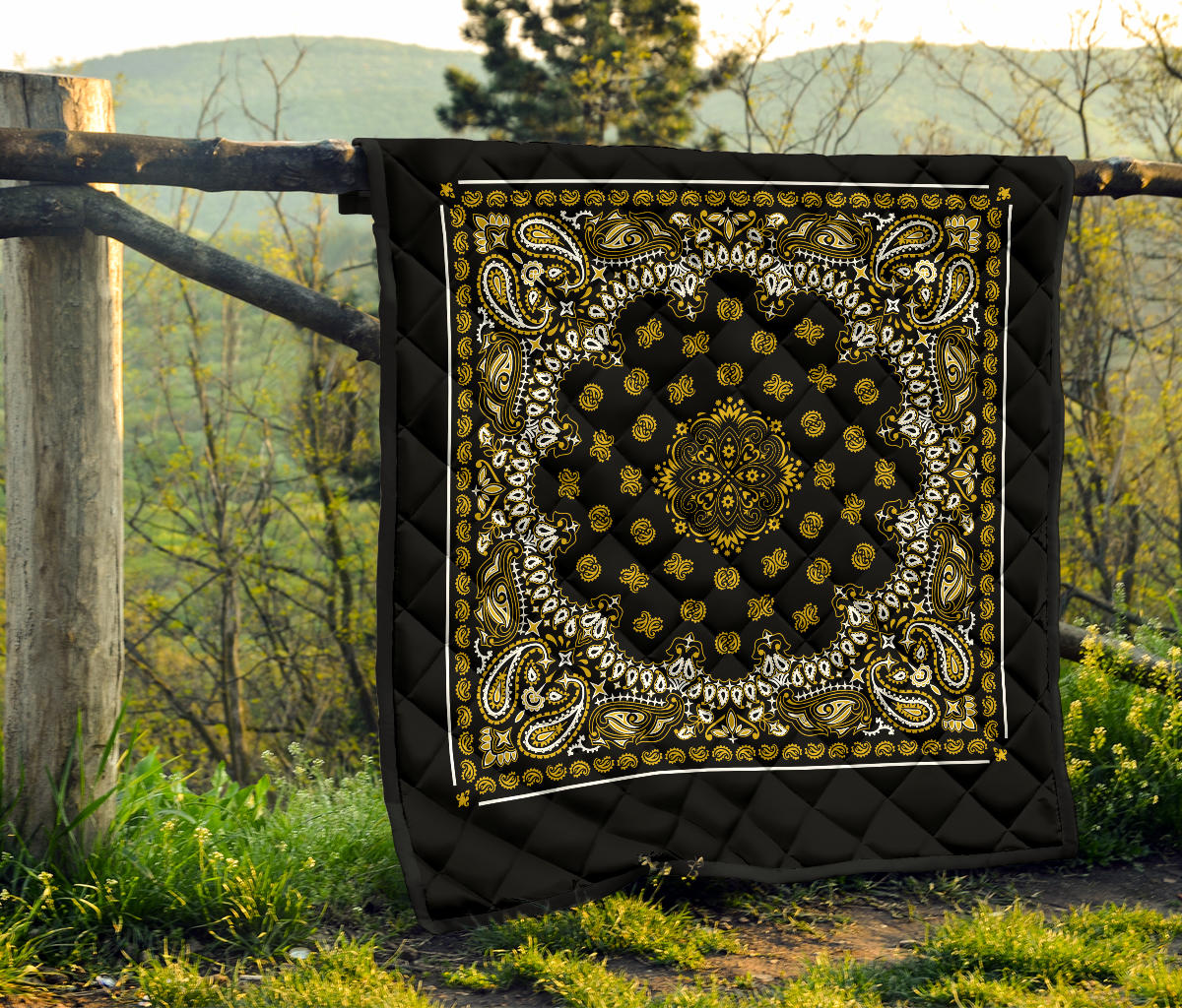 Quilt 2 Gold Bandana on Black Plain