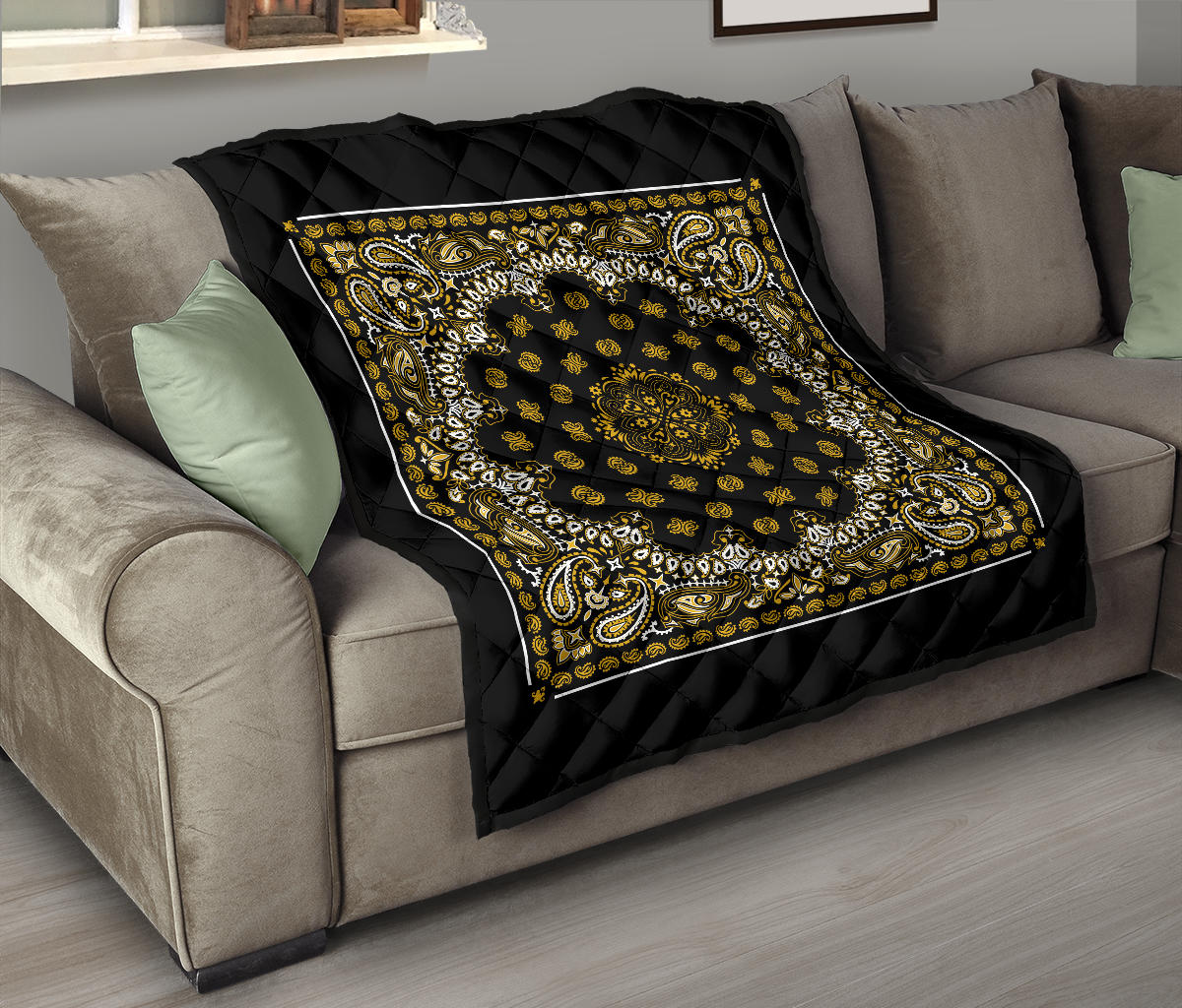 Quilt 2 Gold Bandana on Black Plain