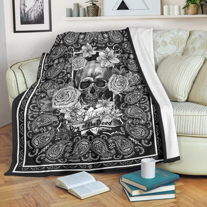 Ultra Plush Smokey Day or the Dead Skull Throw