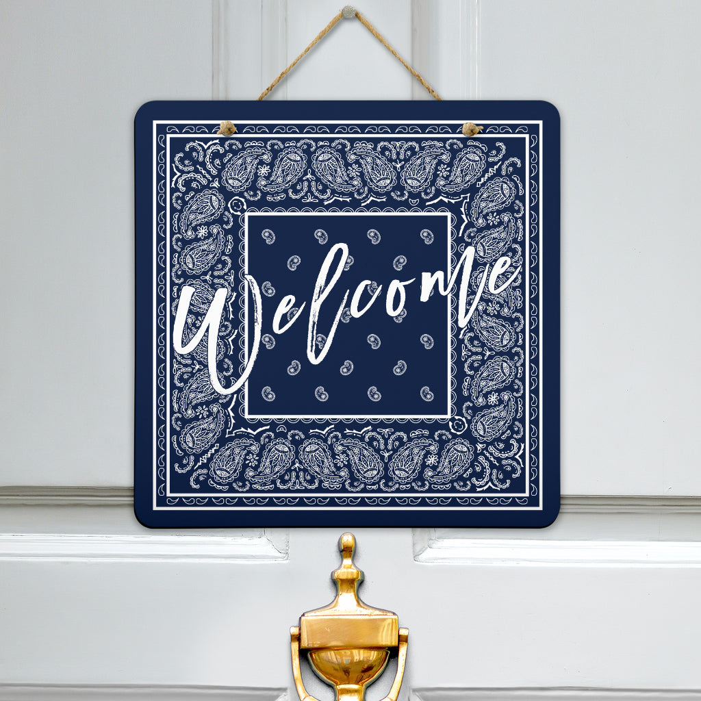 Welcome sign on Navy Bandana