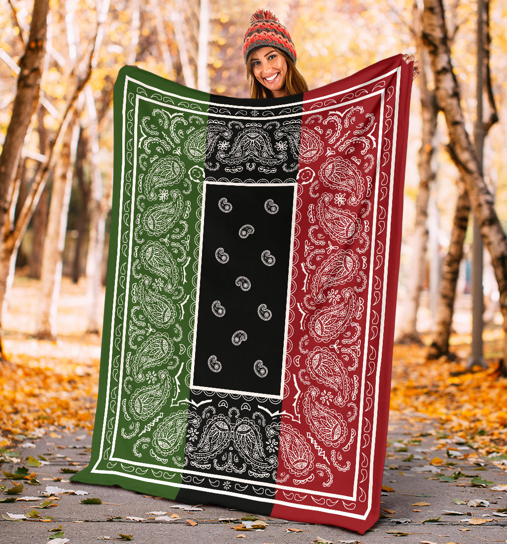 Ultra Plush Tri-Color Bandana Blanket