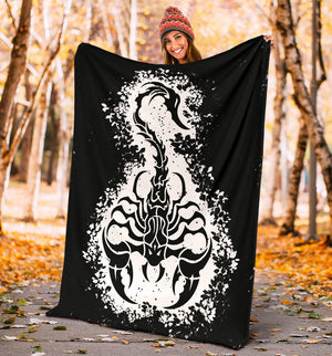 Scorpion in Leaves Fleece Throw Blanket
