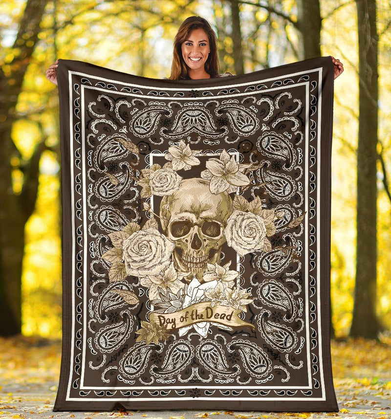 Brown Day or the Dead Skull Throw Blanket