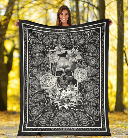 Ultra Plush Smokey Day or the Dead Skull Throw