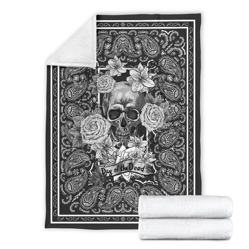 Ultra Plush Smokey Day or the Dead Skull Throw