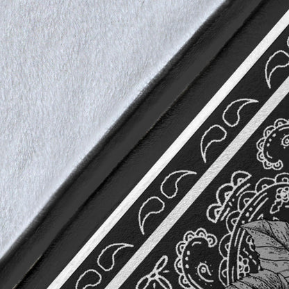 Ultra Plush Smokey Day or the Dead Skull Throw